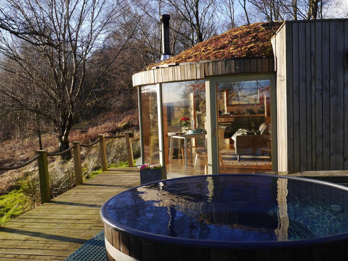 Luxury Romantic Roundhouse And Hot Tub For Two Glasgow Exterior photo